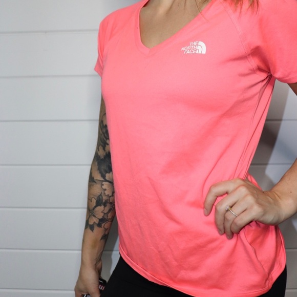 The North Face athletic T-shirt - Picture 2 of 2